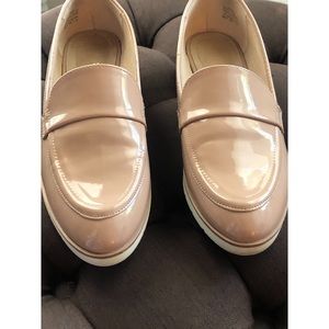 Kelly & Katie Pink Taupe Patent Loafers Size 6.5
